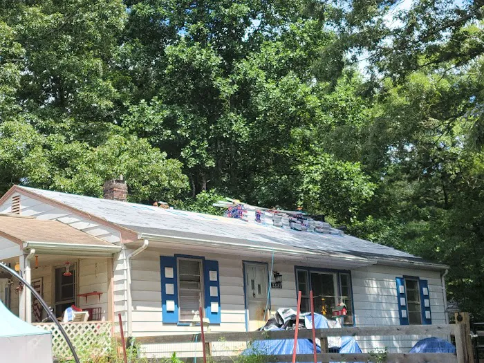 D M Roofing Picture 1