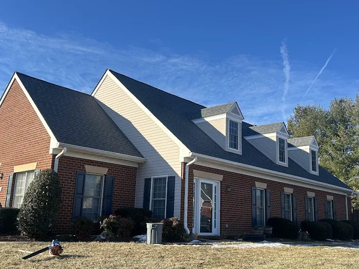 Mike's Roofing Picture 10