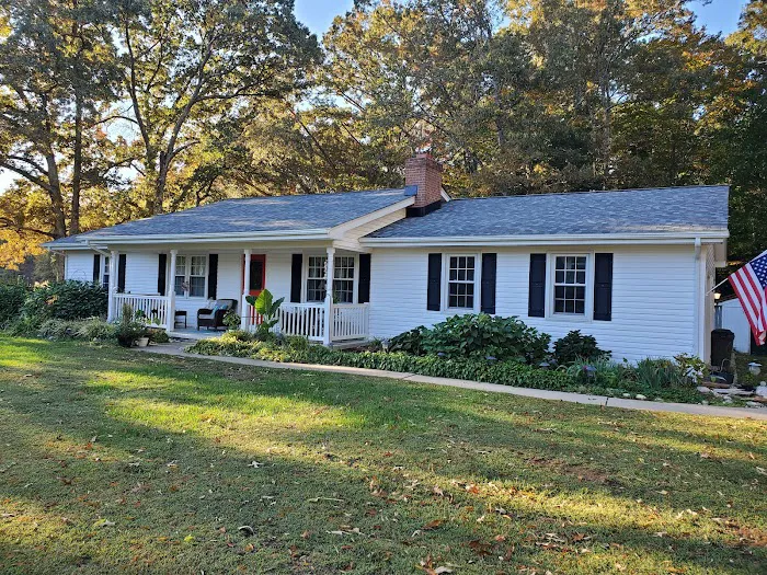 Mike's Roofing Picture 10