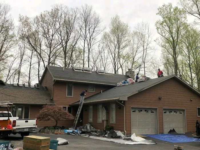 Mike's Roofing Picture 2