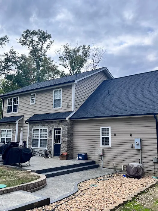 V& L Roofing LLC Picture 1