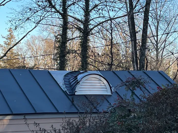 JNJ Roofing and Repair LLC Picture 1