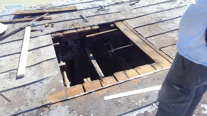 Lee Smith Master Roof Mechanic Picture 1