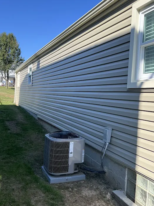 Nest Roofing & Gutters LLC Picture 3