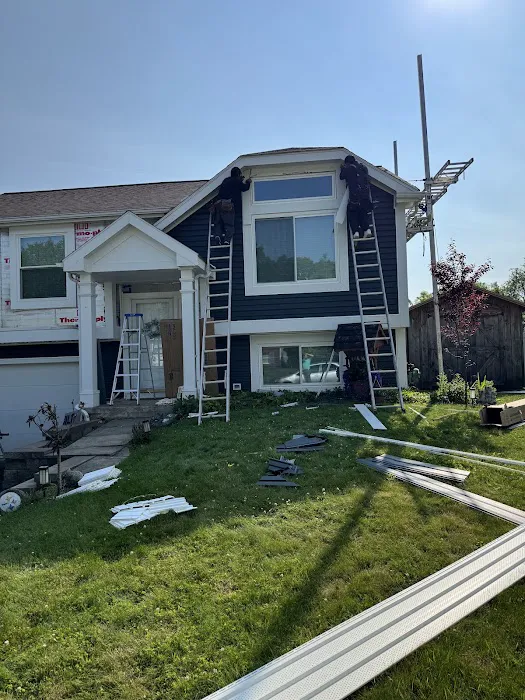 LatinUS Construction Picture 2