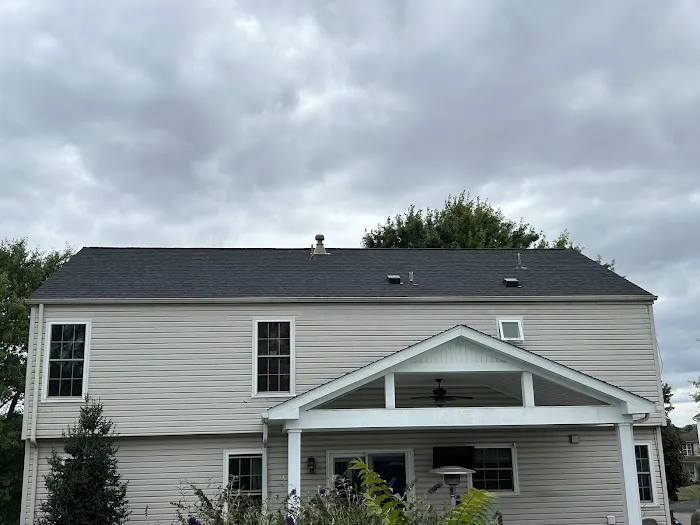 CJ's Roofing Vet Owned Picture 4