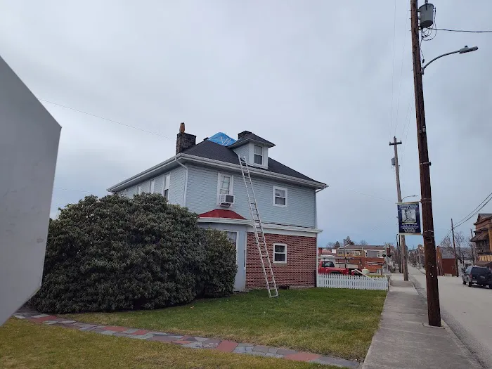 Chris Hull Roofing & Siding Picture 1