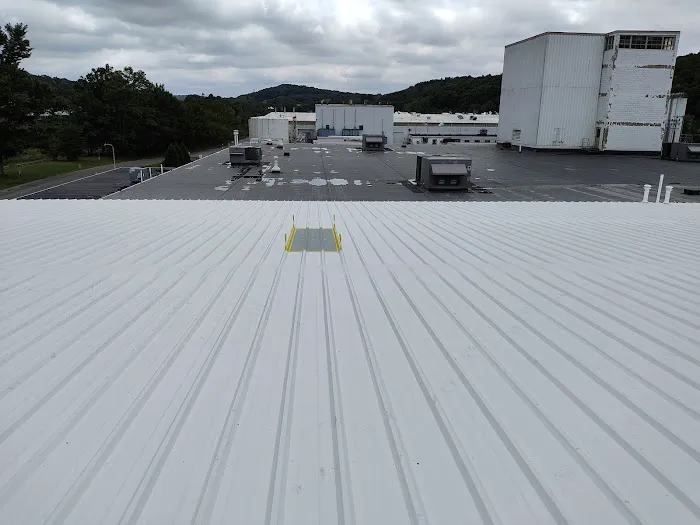 R and J Seamless Roofing Systems Picture 5