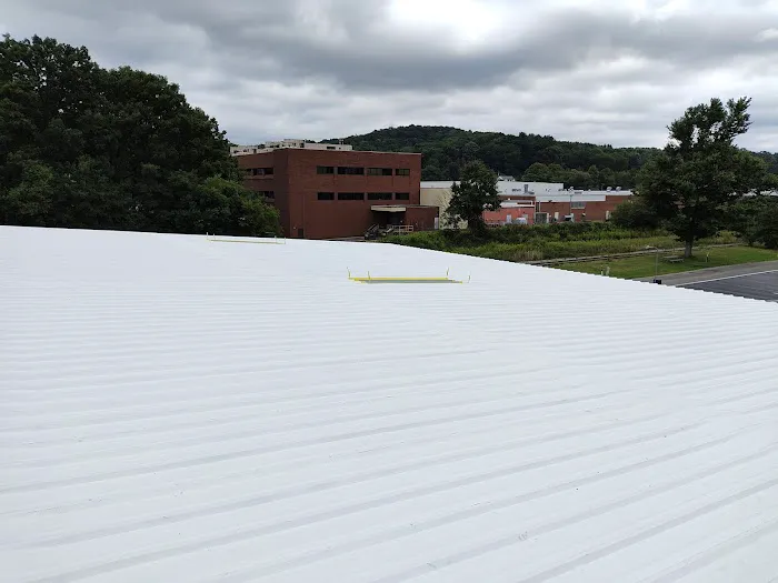 R and J Seamless Roofing Systems Picture 7