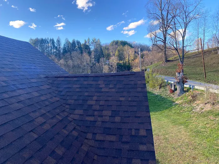 J an I roofing Picture 1