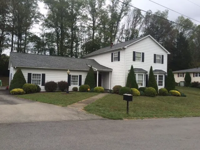 Sinay Roofing LLC Picture 1