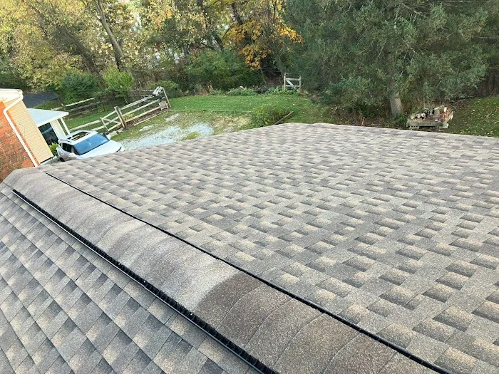 Oaks Roofing & Siding Picture 3