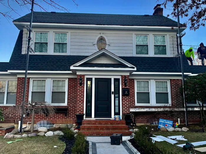 Lema's Roofing & Siding Corp. Picture 2