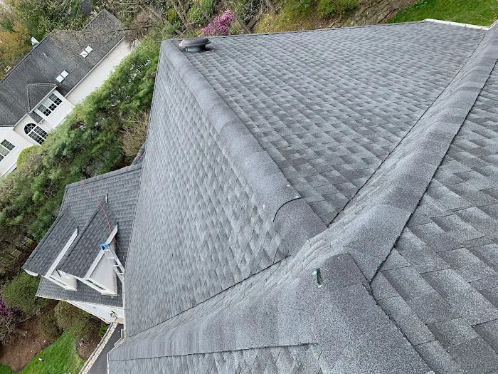 Lema's Roofing & Siding Corp. Picture 5