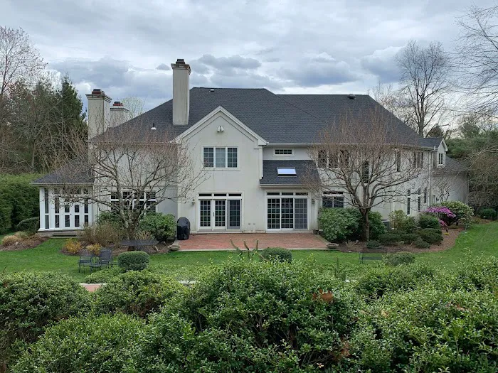 Lema's Roofing & Siding Corp. Picture 7