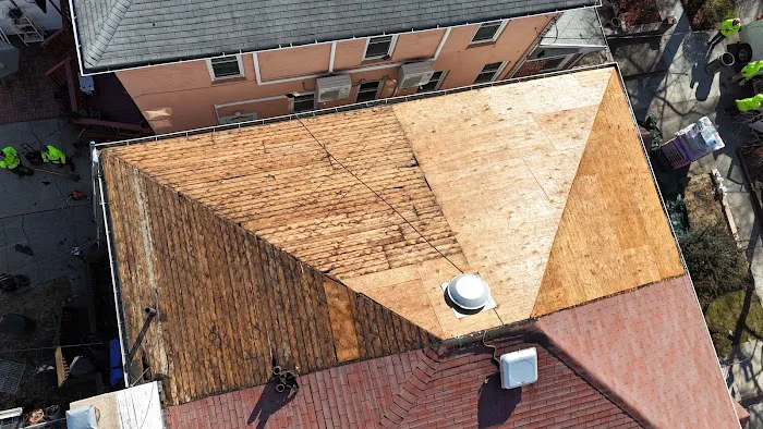 Power Roofing & Siding Long Island City Picture 1