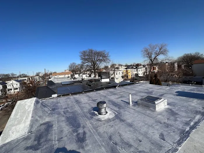 Loja's General Construction Picture 2