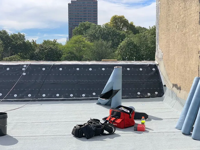 Roofing Repair Team Picture 8