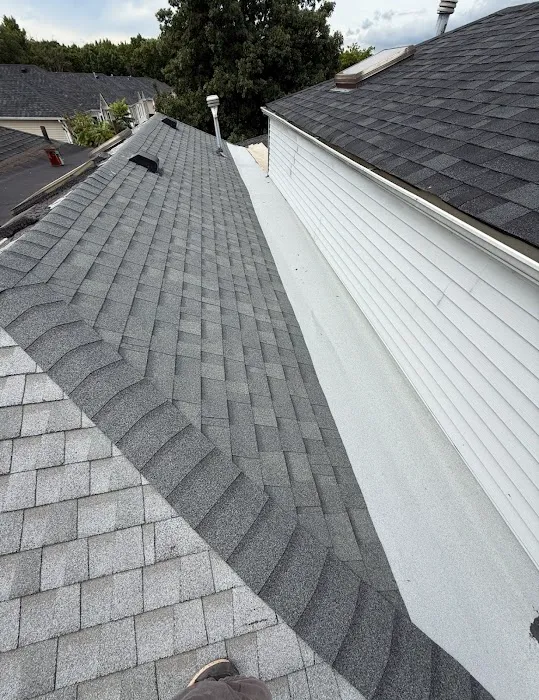 CALCO ROOFING / SEAMLESS GUTTERS Picture 1