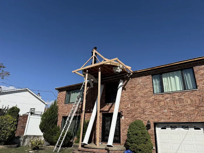 CALCO ROOFING / SEAMLESS GUTTERS Picture 5