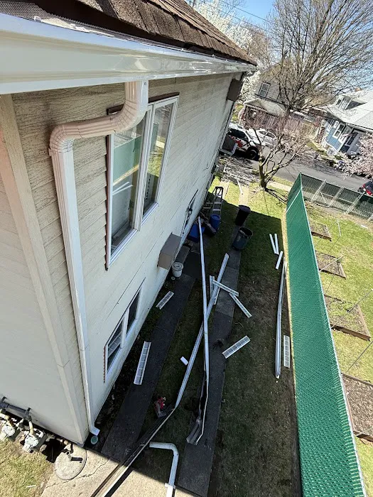 CALCO ROOFING / SEAMLESS GUTTERS Picture 4