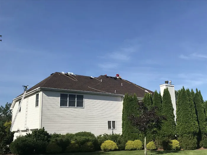 Monarch roofing&construction Picture 1