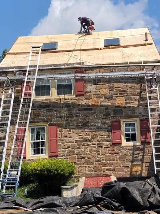 Good Hands Roofing, Siding & Gutters Picture 4