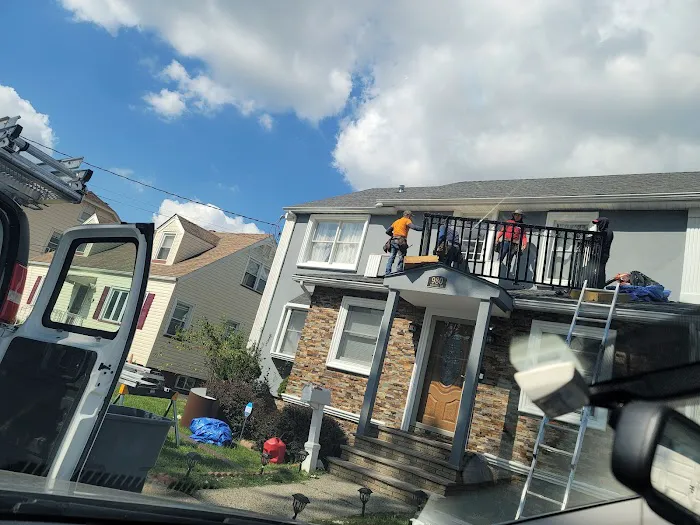 Good Hands Roofing, Siding & Gutters Picture 5