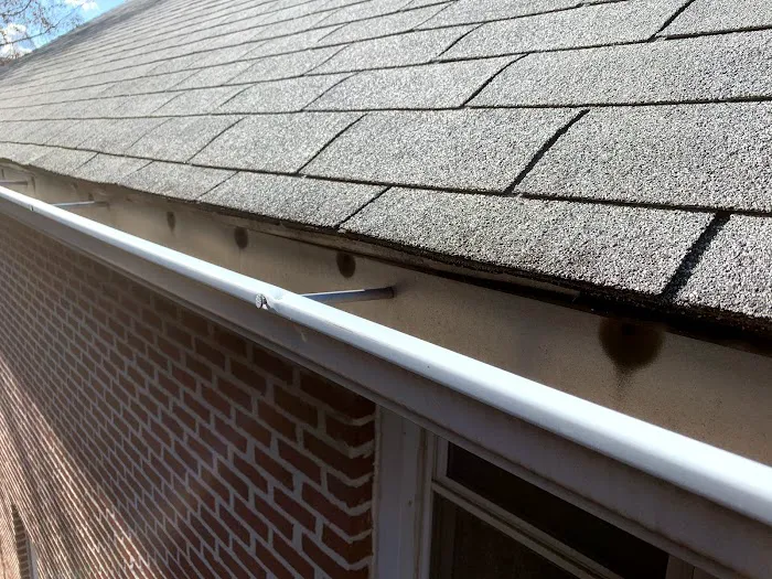 ROOFING / SEAMLESS GUTTERS CALCO Picture 2