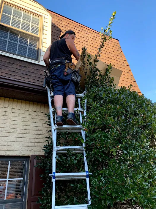 ROOFING / SEAMLESS GUTTERS CALCO Picture 8