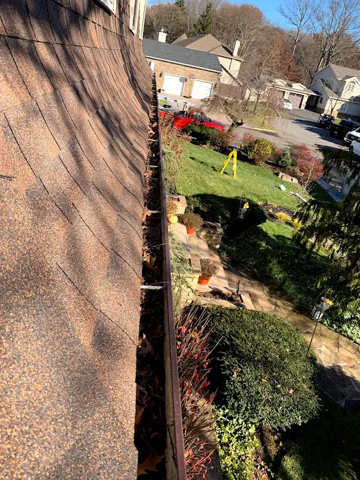 ROOFING / SEAMLESS GUTTERS CALCO Picture 9