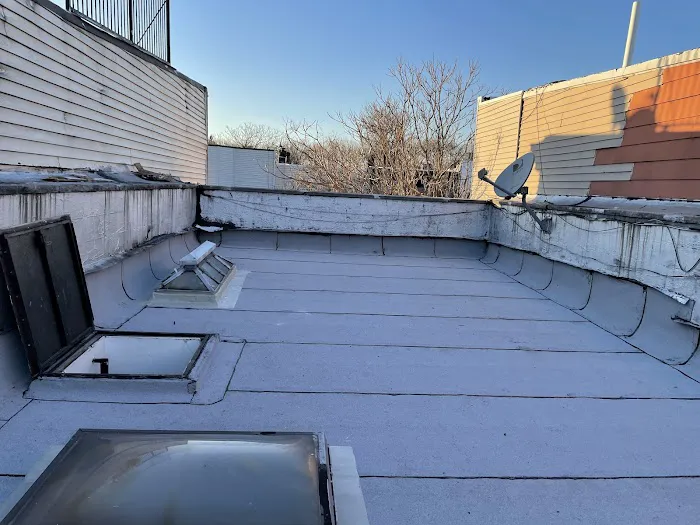 Roofing contractor nyc Picture 3