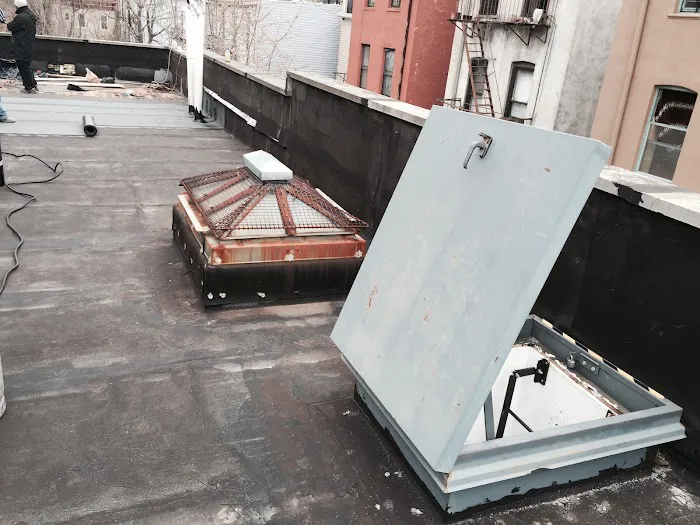 234 E 204Th Street Picture 4