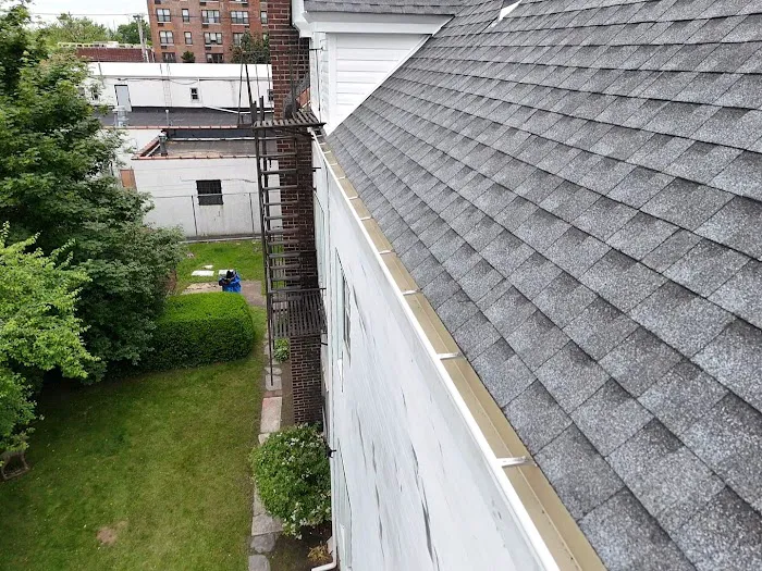 RH RENOVATION LLC Picture 4