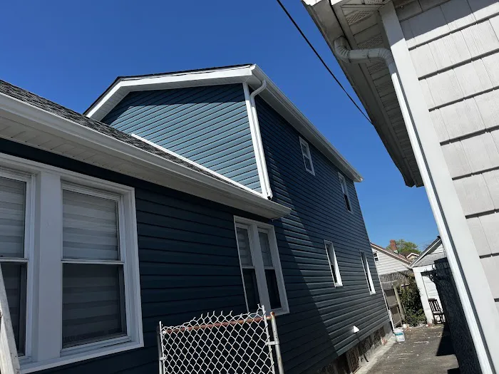 Reliable Seamless Gutters Picture 2