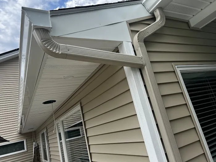 Reliable Seamless Gutters Picture 1