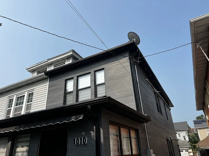 Reliable Seamless Gutters Picture 3