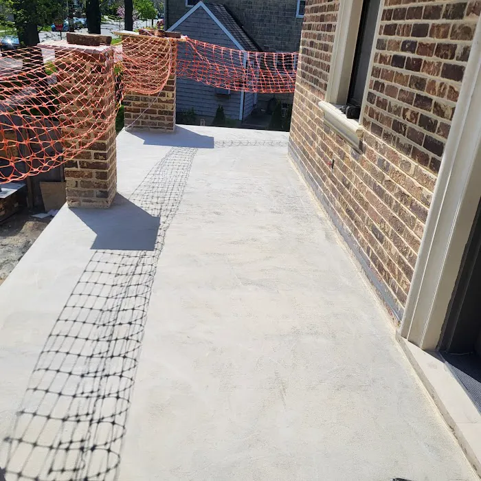 AK GATSIOS Picture 7