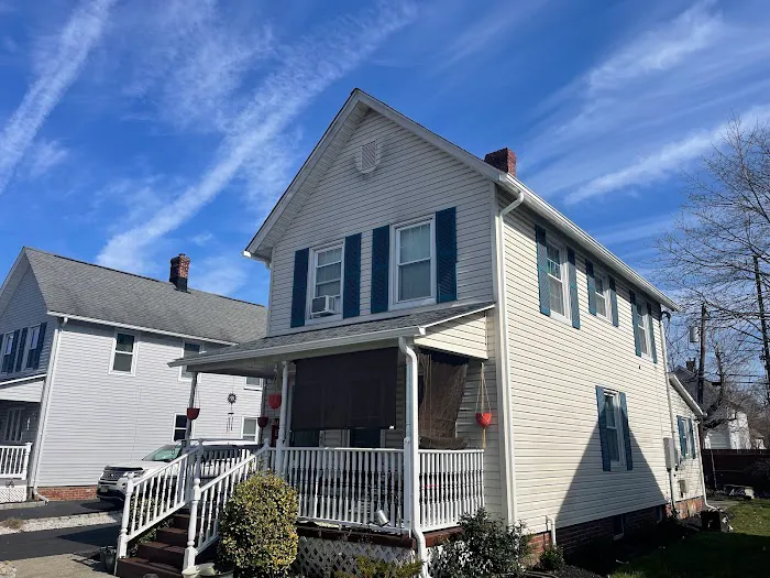 Aura Home Exteriors Picture 2