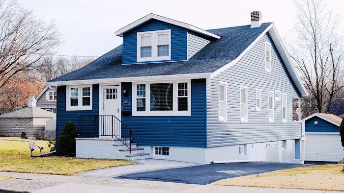 Prestige Works Roofing & Siding Picture 3