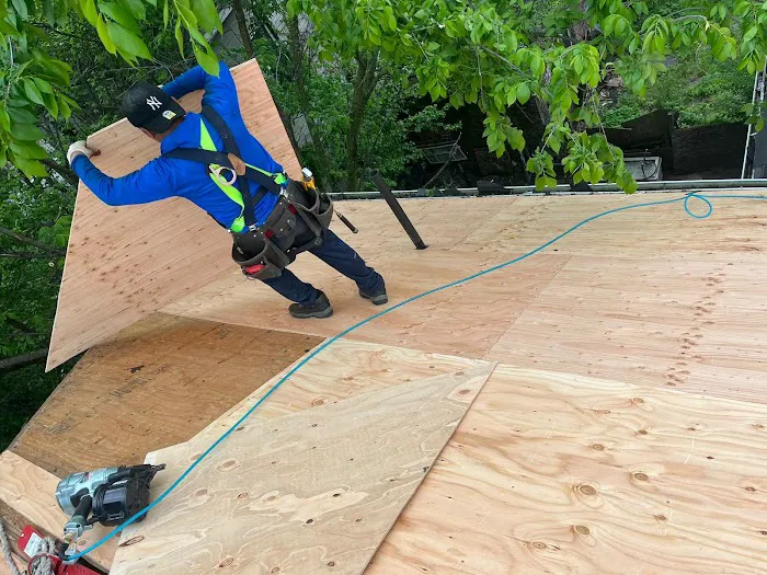 HighRise Roof Repair and Replacement Picture 7