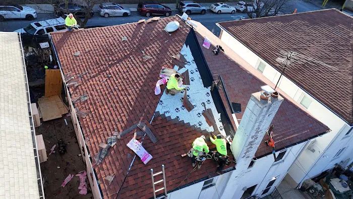 Bronx Roofer & Siding Picture 1