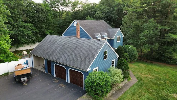 Aurora Roofing & Restoration Picture 1