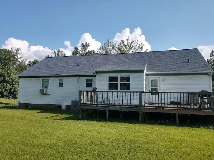 JR's Roofing and Gutters LLC Picture 2