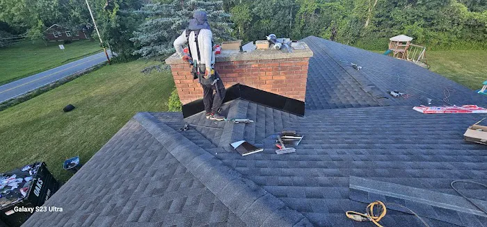 Elf Roofing and Siding LLC Picture 2