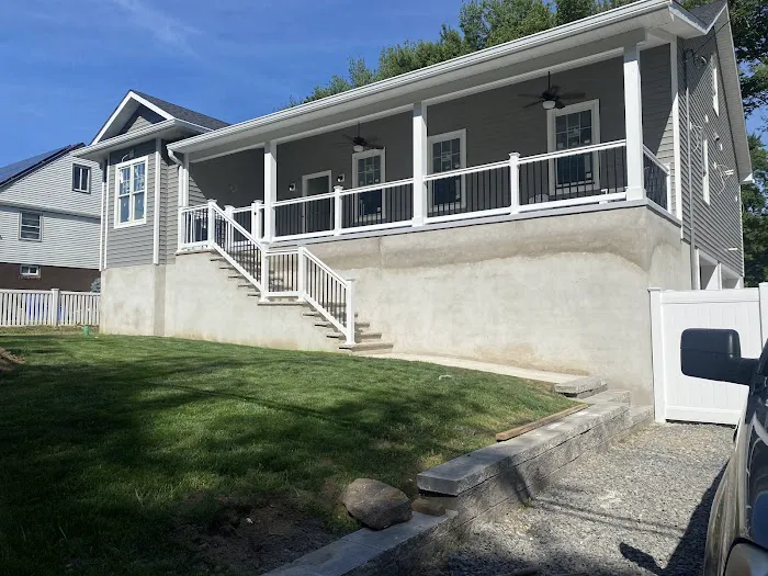 United Exteriors INC Picture 1