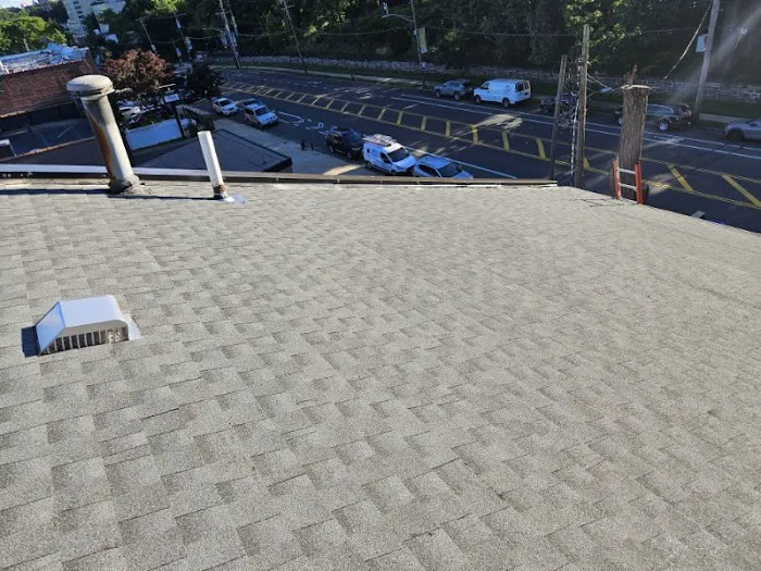 MONTEVELLO CARPENTRY & ROOFING CORP. Picture 2