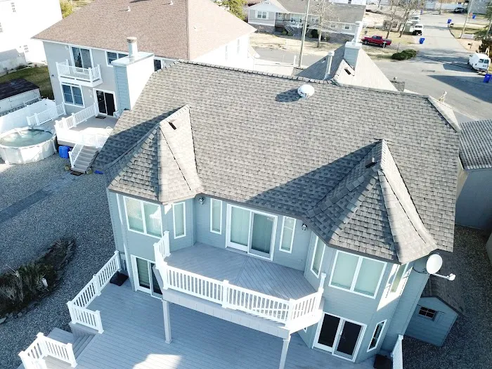 Pyramid Roofing & Renovations LLC Picture 2