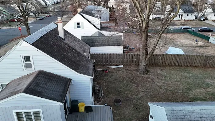 M&R Roofing Picture 1