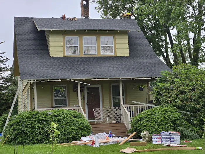 EMT Roofing & Siding Picture 2